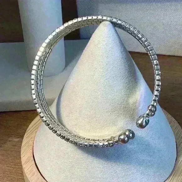 Vintage Silver Rhinestone Stretch Cuff - Picture 2 of 8